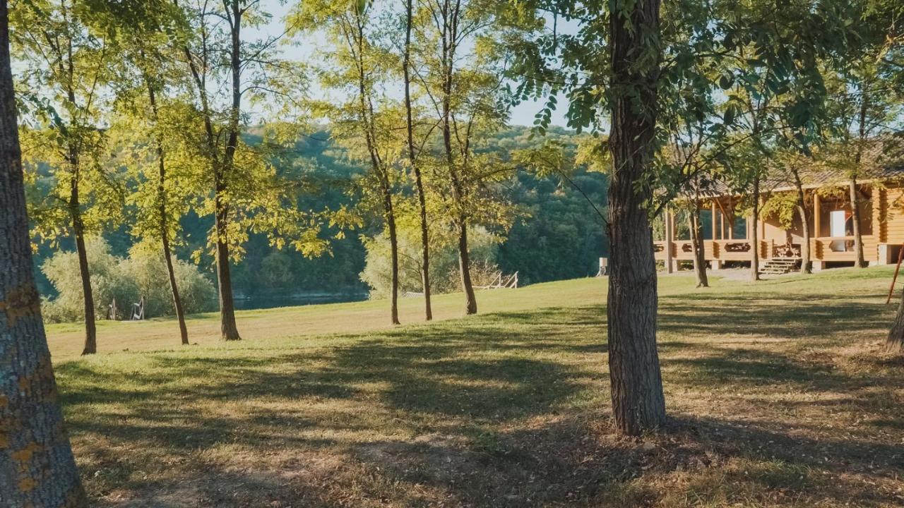 Отель Яхт Клуба Маяк Днестровка Экстерьер фото